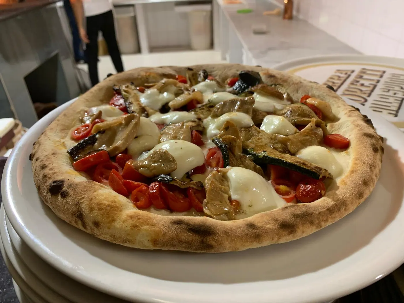 Pizza con verdure e formaggio — Sikania